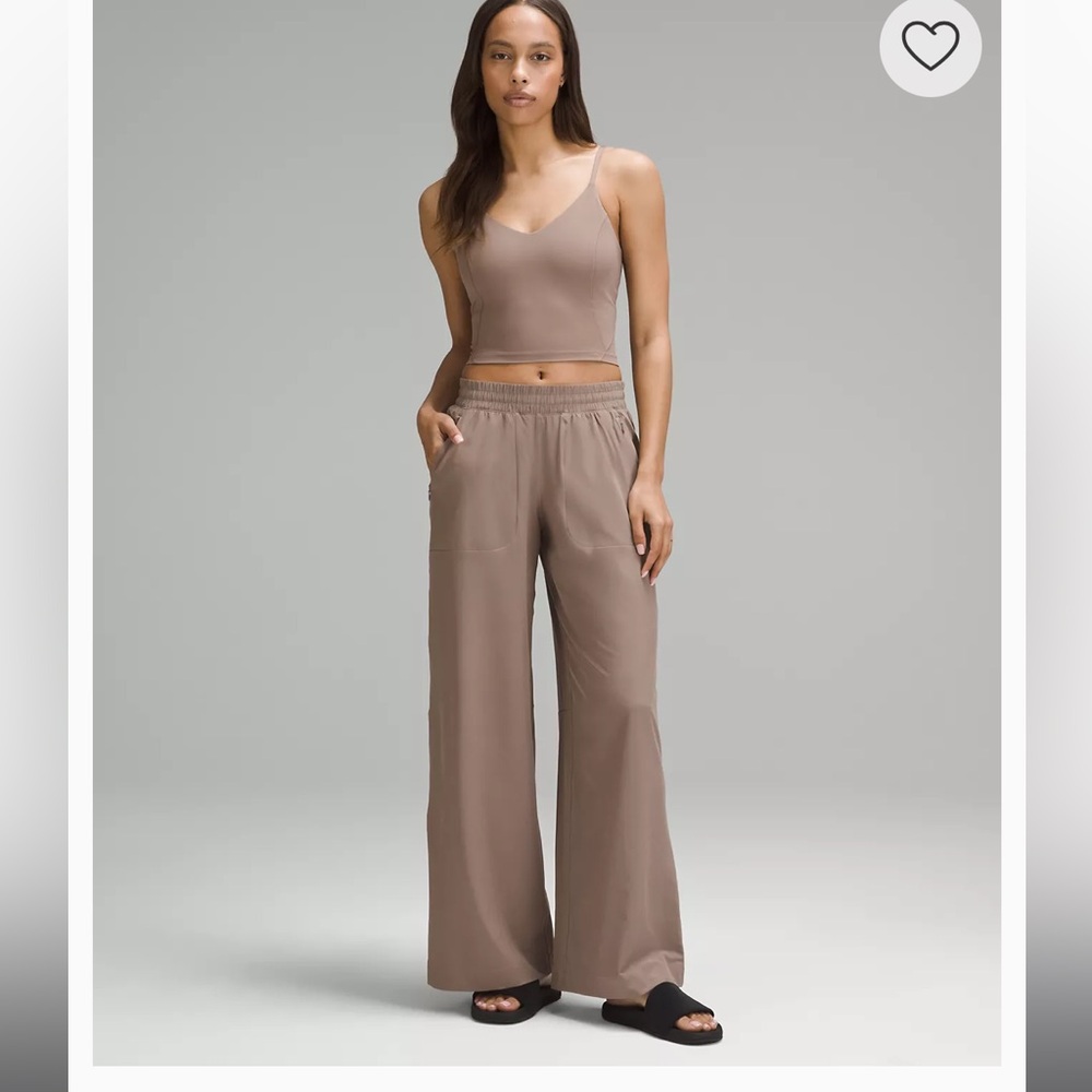 Lululemon Swift Mid Rise Wide Leg Pants - Size 6